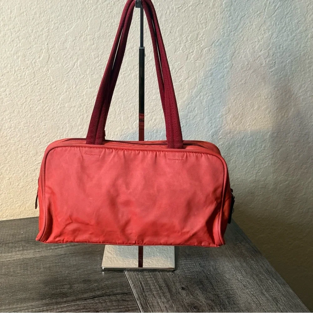 🔥PRADA VINTAGE TESSUTO  RED/ CORAL COLOR NYLON SHOULDER BAG 🔥 - Picture 4 of 16